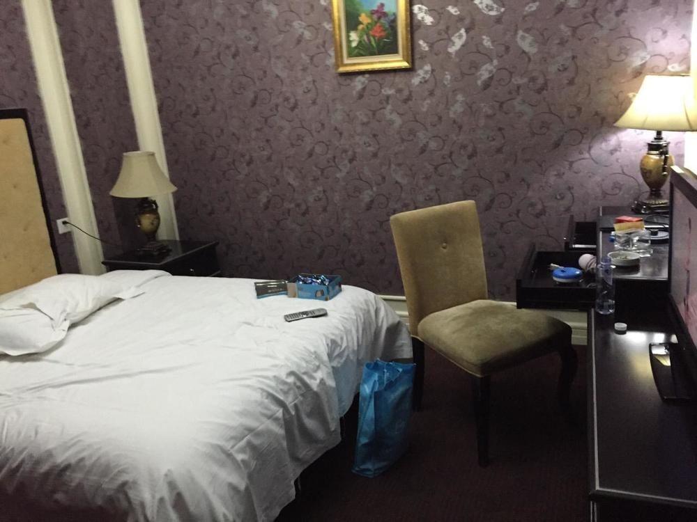 Manhattan Jinling Hotel Şanghay Dış mekan fotoğraf