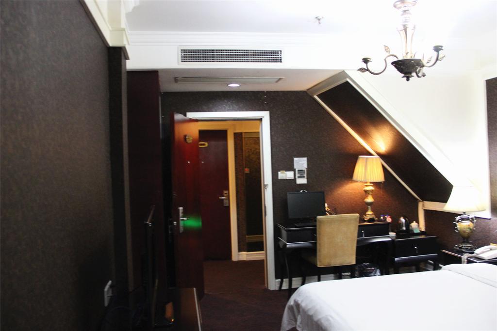 Manhattan Jinling Hotel Şanghay Oda fotoğraf