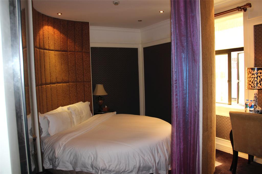 Manhattan Jinling Hotel Şanghay Oda fotoğraf